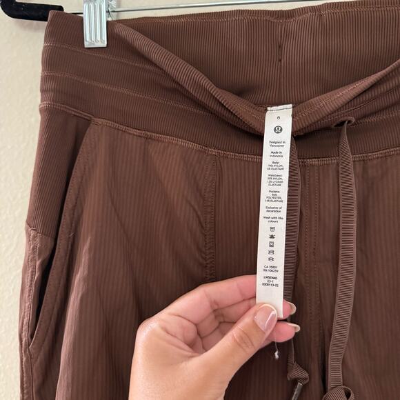 Lululemon Dance Studio Mid-Rise Jogger Roasted Brown SZ 6 - Picture 5 of 7